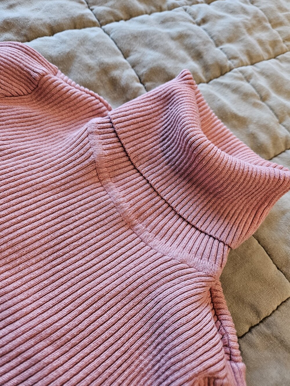Pink Ribbed Turtleneck Sweater - Picture 3 of 3